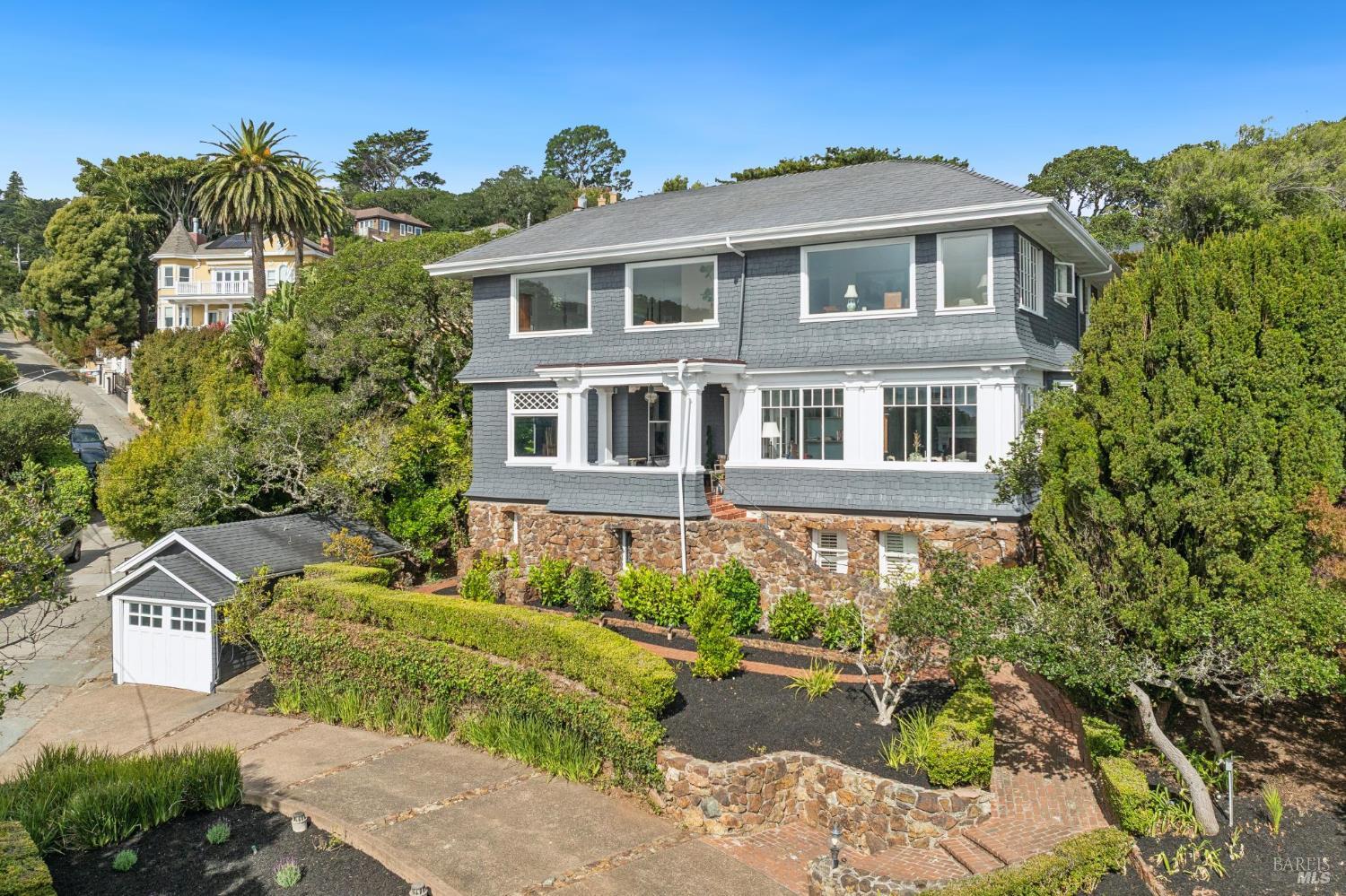 44 Sunshine Avenue