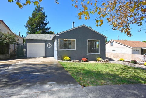 Photo of 449 Cedar Street, Vallejo, CA 94591 (MLS # 326079602)