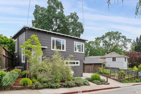Photo of 27 Sierra Avenue, San Anselmo, CA 94960 (MLS # 326032820)