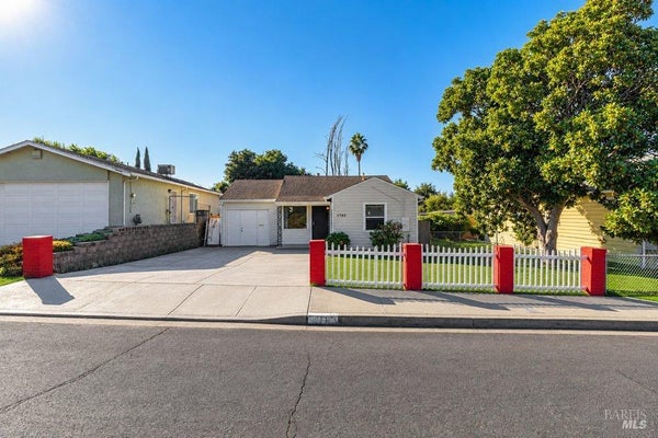 2765 TUOLUMNE ST, VALLEJO, CA 94589 - Image ebb71852c2af59ef37e2003df99303f0/1543668320