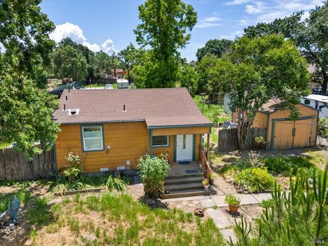 Photo of 3966 Golden Gate Avenue, Santa Rosa, CA 95407 (MLS # 326047207)