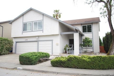 Photo of 1702 Capistrano Drive, Petaluma, CA 94954 (MLS # 326034973)