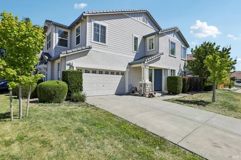 Photo of 2206 Cox Lane, Fairfield, CA 94533 (MLS # 326054226)