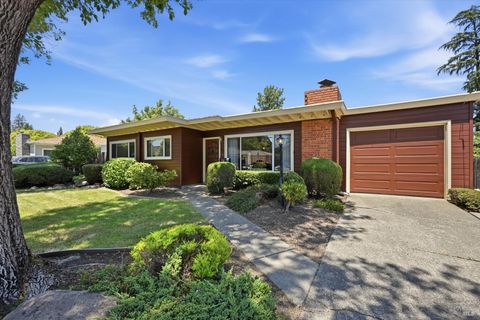 Photo of 1722 Sierra Avenue, Napa, CA 94558 (MLS # 326054486)