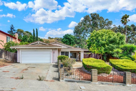 Photo of 120 Parkhaven Drive, Vallejo, CA 94591 (MLS # 326075432)