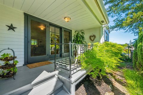 Photo of 301 Powell Avenue #A, Healdsburg, CA 95448 (MLS # 326027497)