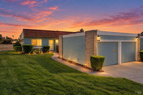 Photo of 630 Yellowstone Drive, Vacaville, CA 95687 (MLS # 326080097)