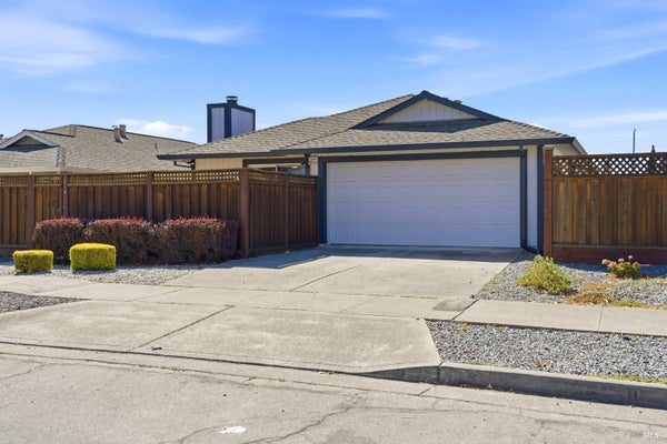 2044 PINERCREST DR, SANTA ROSA, CA 95403 - Image f2d3889bb663e5dc0a7c8f82a5c3d2b9/3285352989