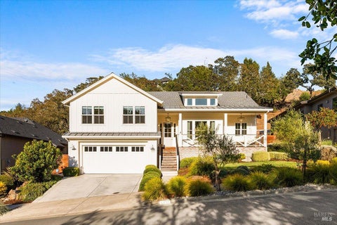 Photo of 3772 Cross Creek Circle, Santa Rosa, CA 95403 (MLS # 326076354)