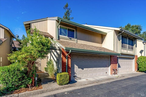 Photo of 3007 Lago Vista Way, Santa Rosa, CA 95405 (MLS # 326072378)