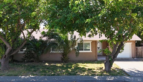 Photo of 229 Long Street, Suisun City, CA 94585 (MLS # 326070320)