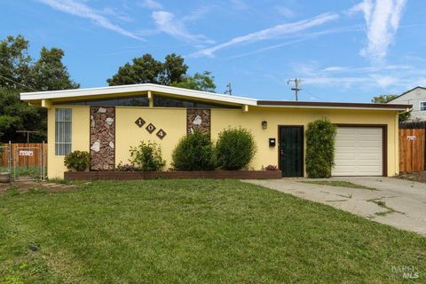 Photo of 104 Wedgewood Court, Vallejo, CA 94591 (MLS # 326039044)