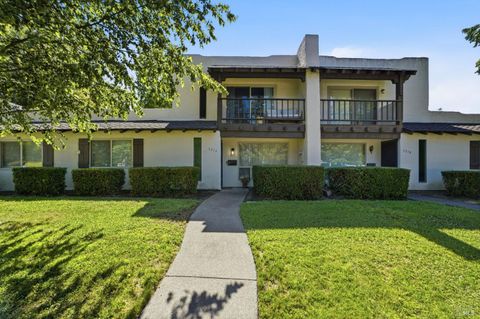 Photo of 5234 El Mercado Parkway, Santa Rosa, CA 95403 (MLS # 326059168)