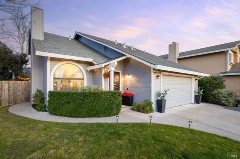 Photo of 207 Othello Court, Windsor, CA 95492 (MLS # 326007528)