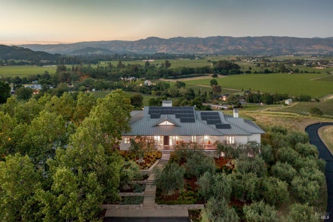 Photo of 3075 Dry Creek Road, Napa, CA 94558 (MLS # 326049428)