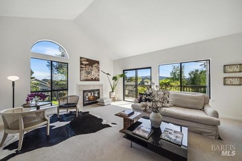 Photo of 118 Eucalyptus Knoll Street, Mill Valley, CA 94941 (MLS # 326016063)