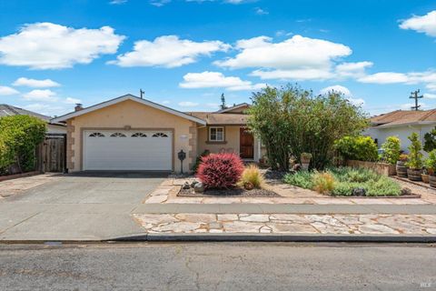 Photo of 1615 Bryce Court, Napa, CA 94558 (MLS # 326046298)