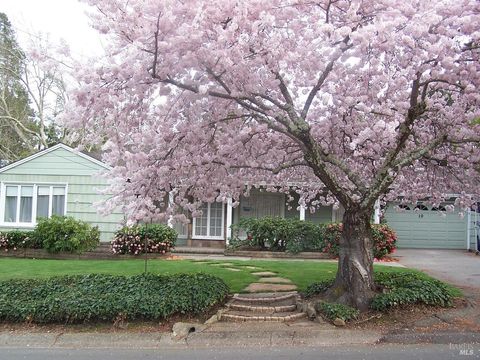 Photo of 10 Donna Maria Way, Orinda, CA 94563 (MLS # 326023428)