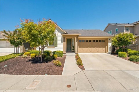 Photo of 1604 Wildflower Way, Rohnert Park, CA 94928 (MLS # 326072470)