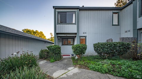Photo of 418 Occidental Circle, Santa Rosa, CA 95401 (MLS # 326058189)