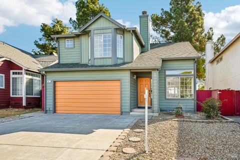 Photo of 341 Ridgecrest Circle, Suisun City, CA 94585 (MLS # 326080211)