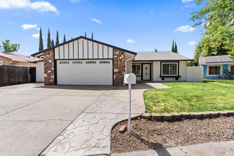 Photo of 155 Richard Place, Vacaville, CA 95687 (MLS # 326046322)