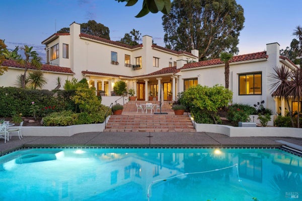 133 DEER PARK AVE, SAN RAFAEL, CA 94901 - Image fc385ba3e6fc96e85586df060efb9e7d/1105074076
