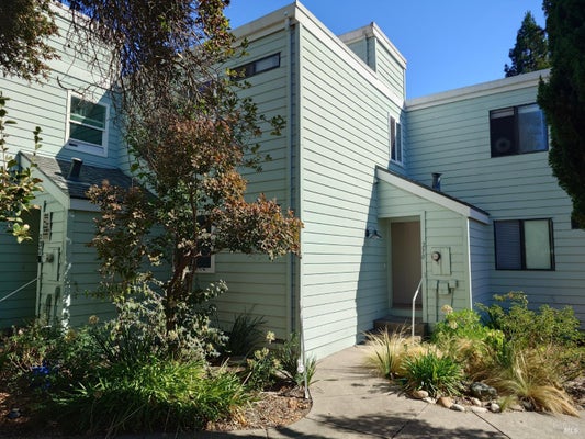 230 COURTYARDS E, WINDSOR, CA 95492 - Image fd3cc2287ff232c8fc208d8af869b15d/2480718093