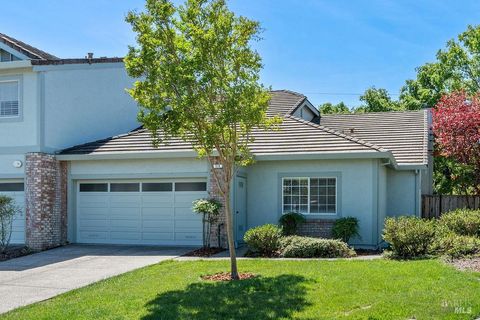 Photo of 519 Danby Court, Petaluma, CA 94954 (MLS # 326032788)