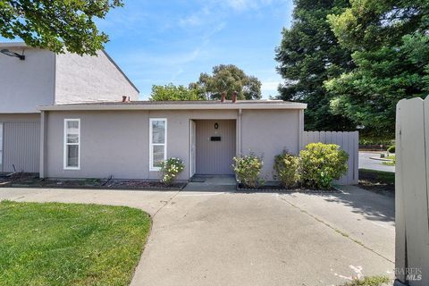 Photo of 15 El Cerrito Court, Fairfield, CA 94533 (MLS # 326048900)