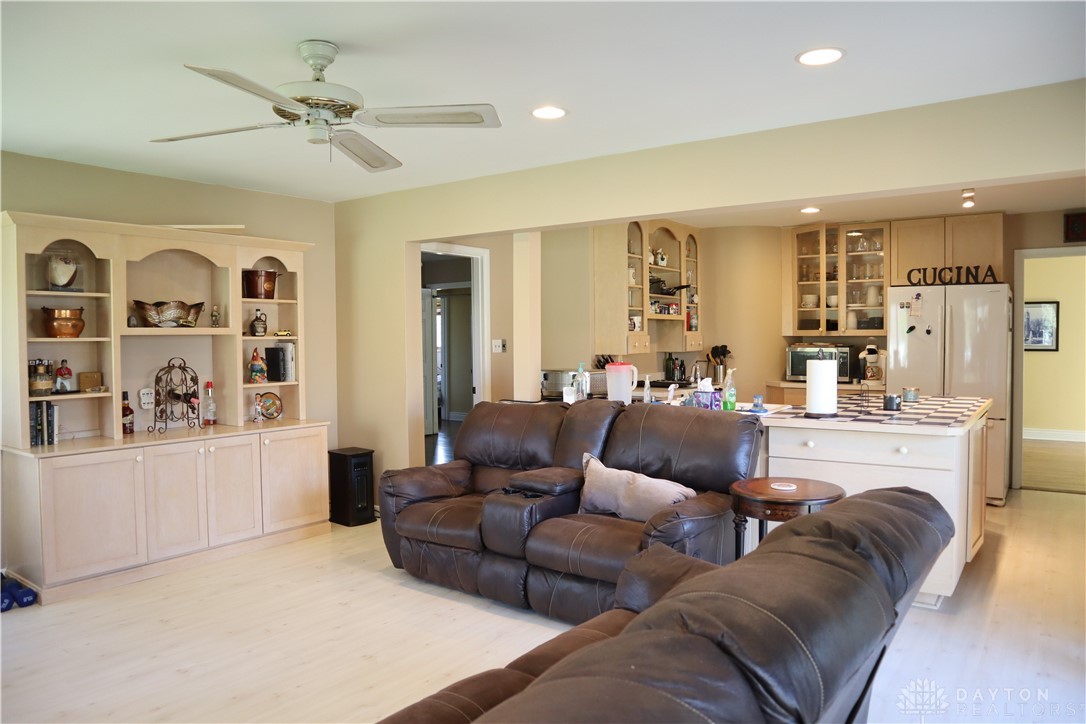 6376 Lander Lane, Dayton, Ohio image 41