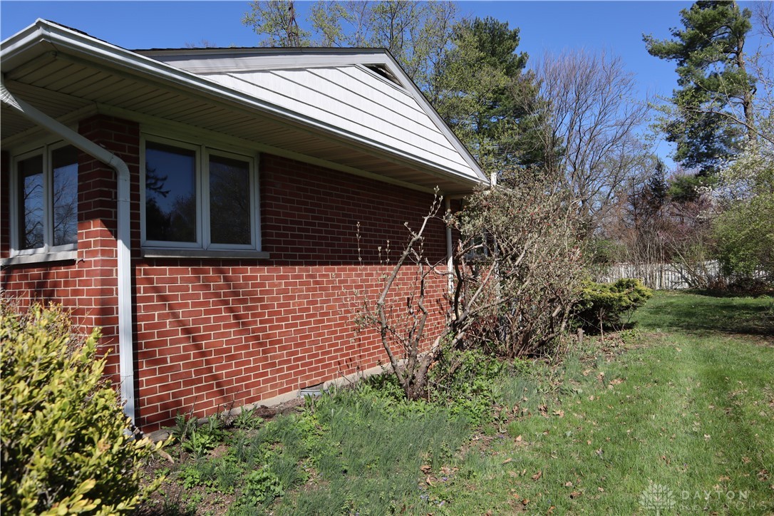 6376 Lander Lane, Dayton, Ohio image 6