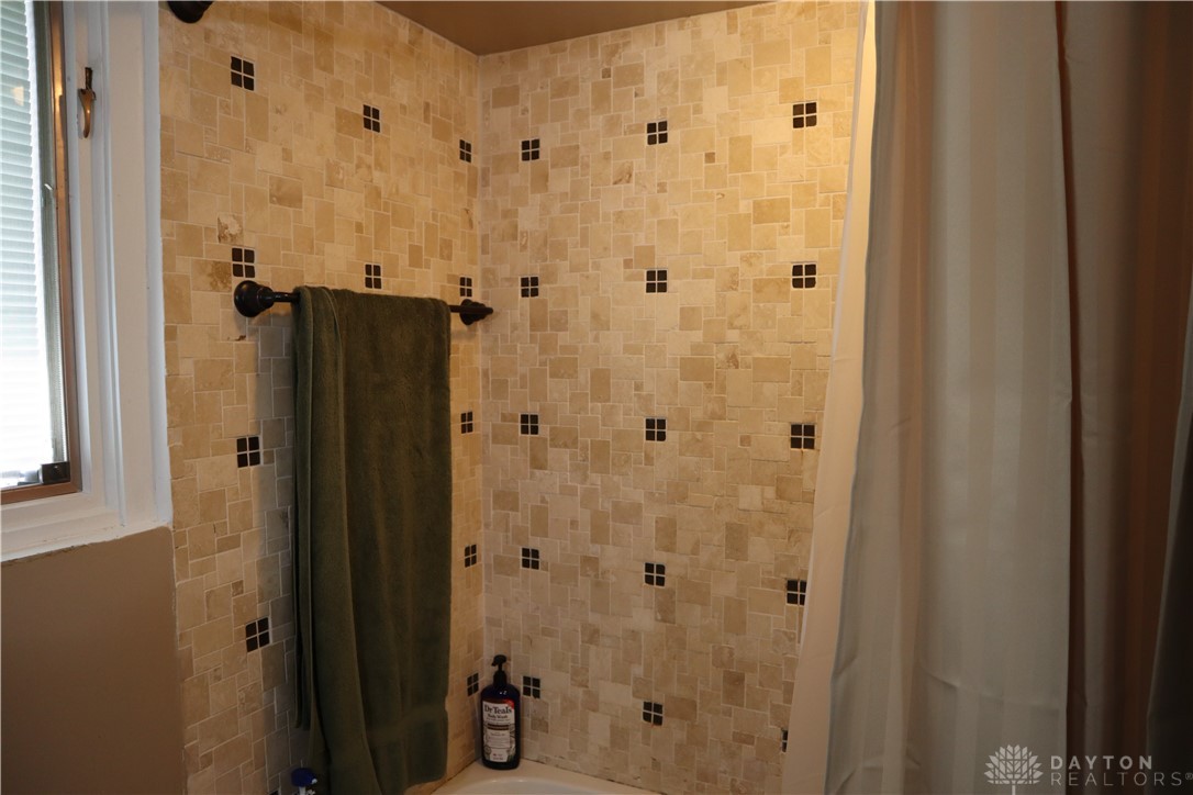 6376 Lander Lane, Dayton, Ohio image 21