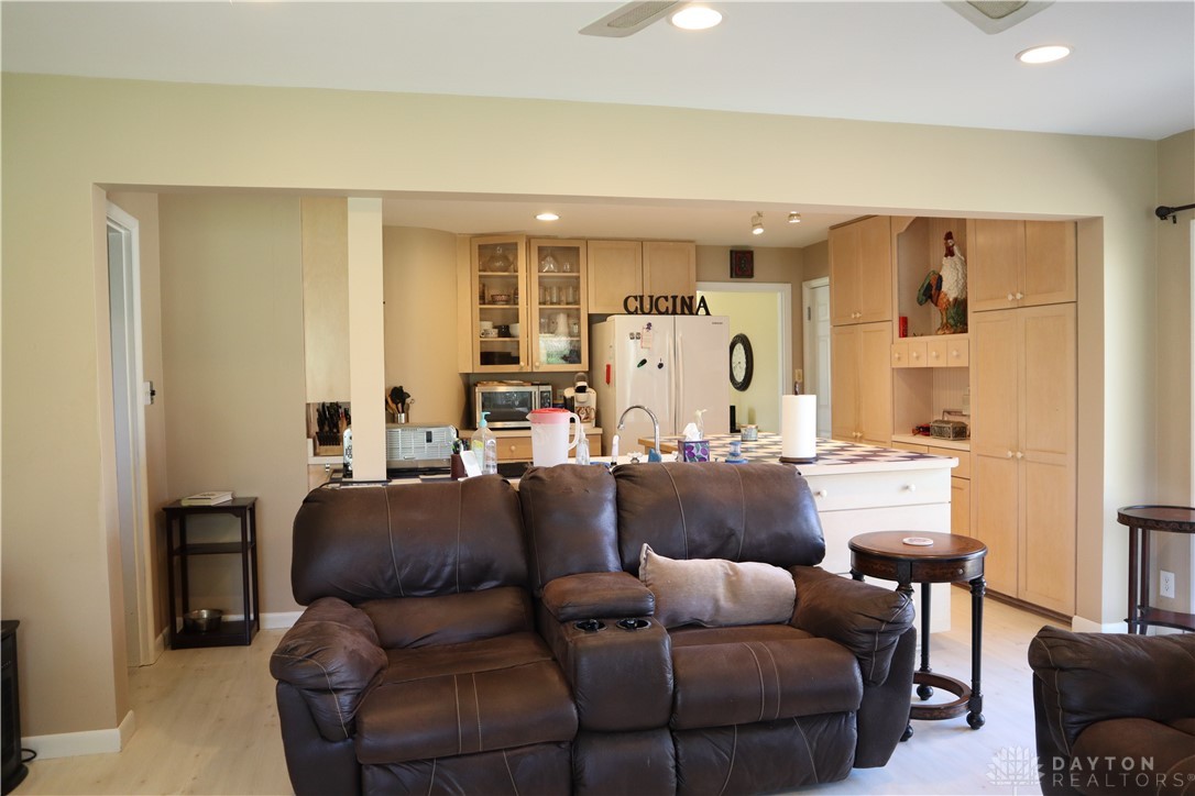 6376 Lander Lane, Dayton, Ohio image 42