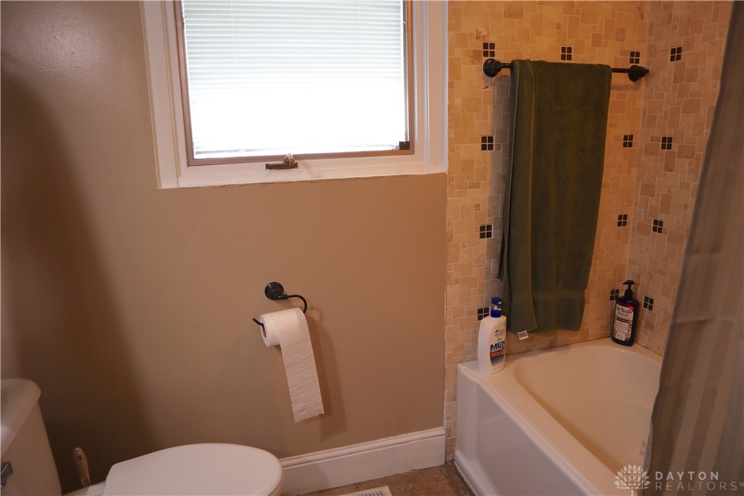 6376 Lander Lane, Dayton, Ohio image 22