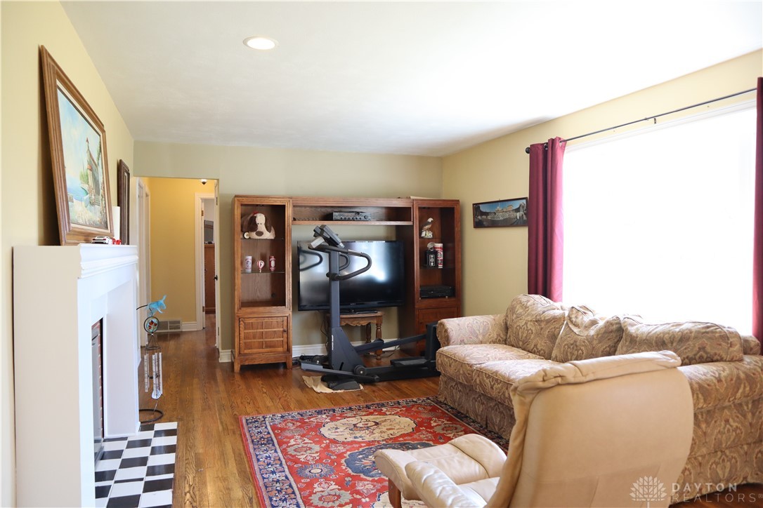 6376 Lander Lane, Dayton, Ohio image 17
