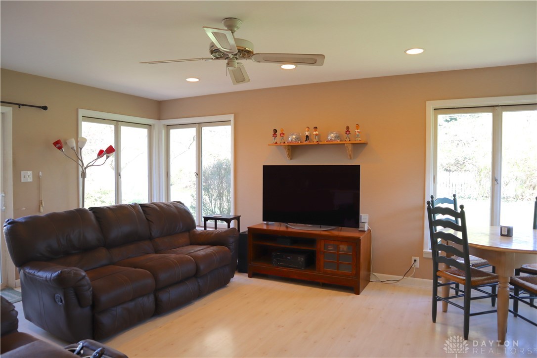 6376 Lander Lane, Dayton, Ohio image 43
