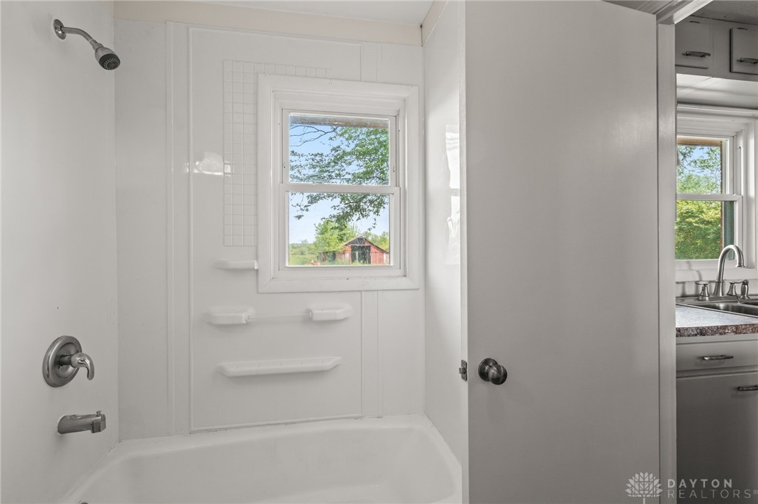 8012 Myers Road, Middletown, Ohio image 17
