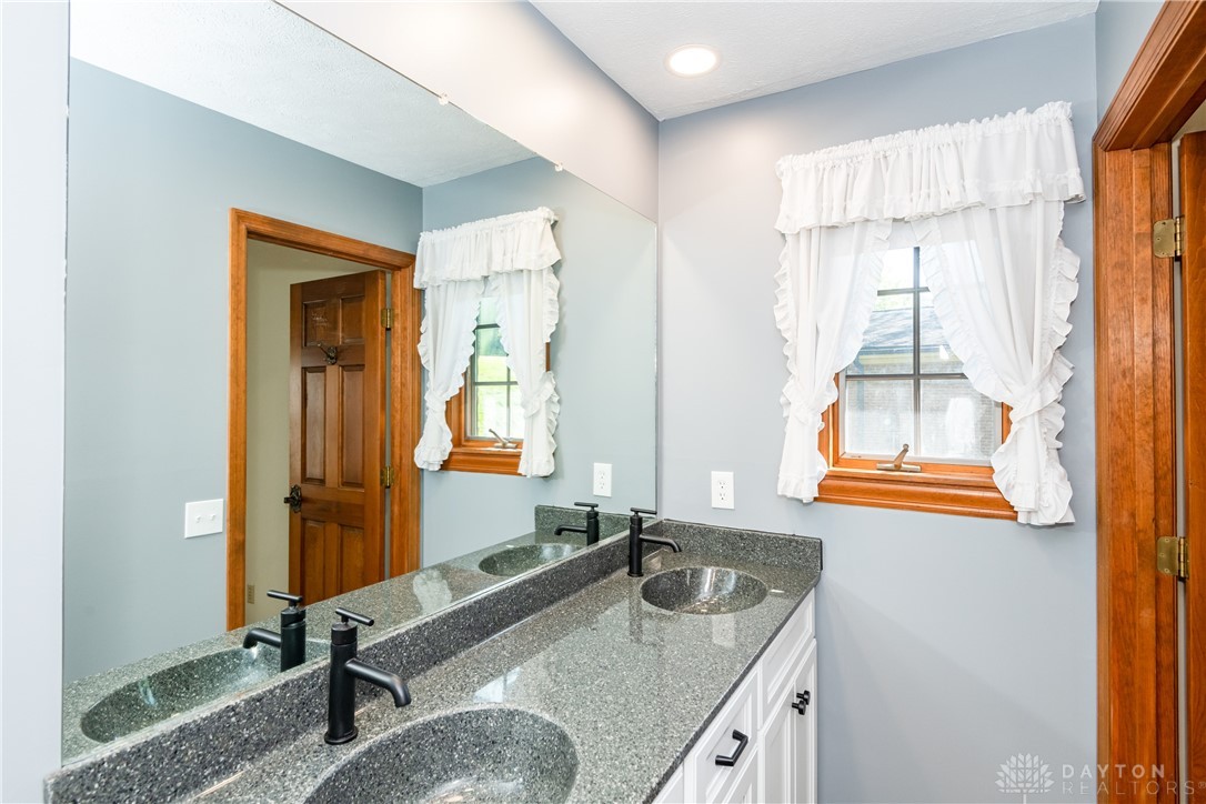 5562 Red Oak Court, Fairfield, Ohio image 14