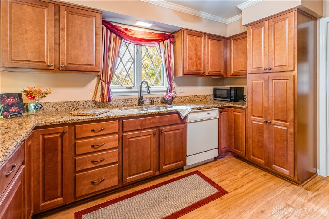 Troy, Ohio 45373, United States, 3 Bedrooms Bedrooms, ,2 BathroomsBathrooms,Residential,Pending,210954