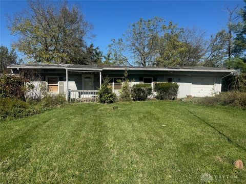 Photo of 8782 Alyce Street, Franklin, OH 45005 (MLS # 946189)