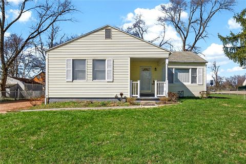 Photo of 2451 Grant Avenue, Dayton, OH 45406 (MLS # 954134)