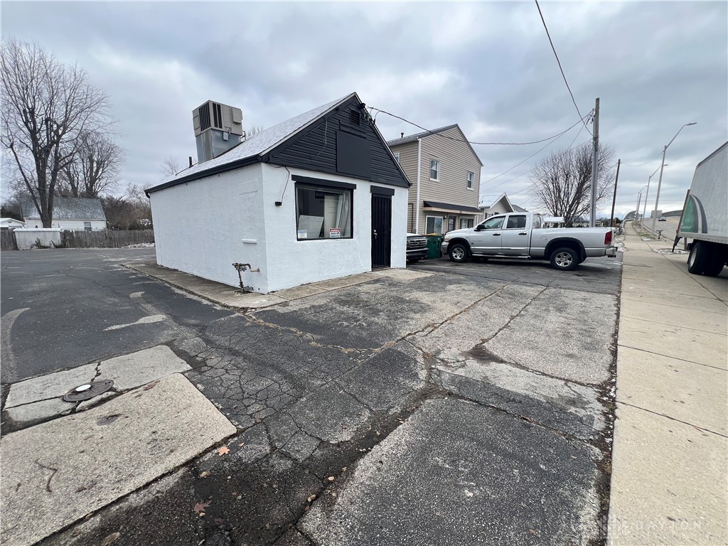 3305 Main Street, Moraine, Ohio image 2