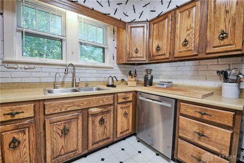 Tiny photo for 355 Hadley Avenue, Oakwood, OH 45419 (MLS # 946075)