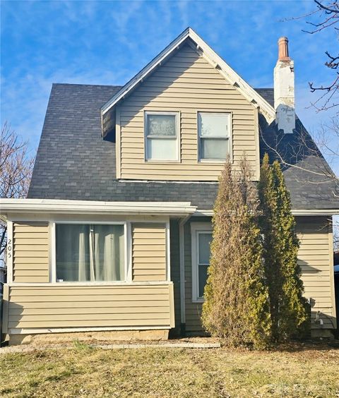Homes For Sale - 205 E Siebenthaler Avenue<br/> Dayton, OH 45405