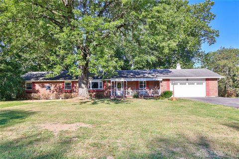 Photo of 7643 Walmac Street, Dayton, OH 45424 (MLS # 943393)