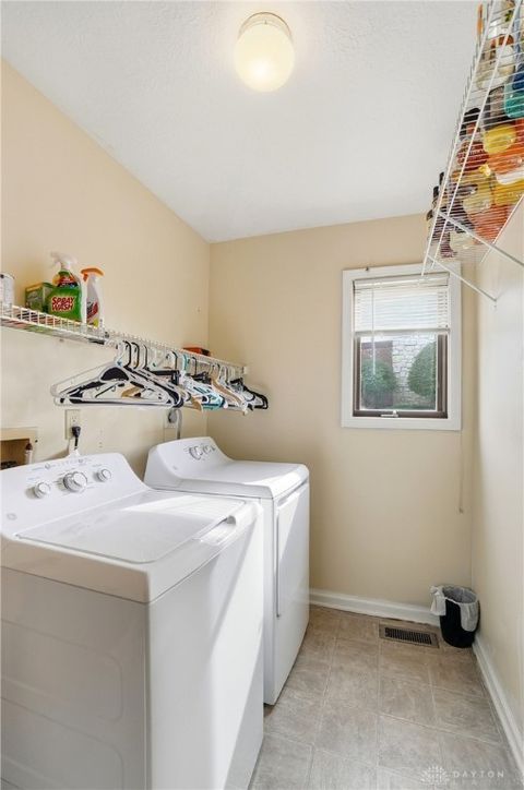 Tiny photo for 625 Lantana Court, Tipp City, OH 45371 (MLS # 946192)
