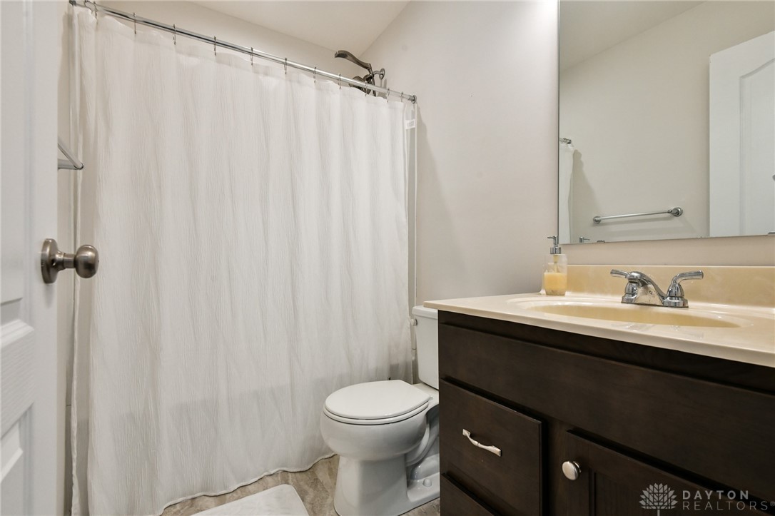 Tipp City, Ohio 45371, United States, 5 Bedrooms Bedrooms, ,5 BathroomsBathrooms,Residential,Pending,23621