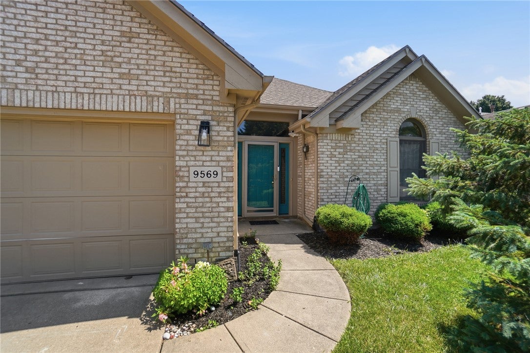9569 Country Path Trail