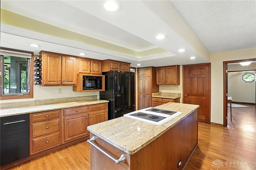 Centerville, Ohio 45459, United States, 4 Bedrooms Bedrooms, ,3 BathroomsBathrooms,Residential,Pending,160117